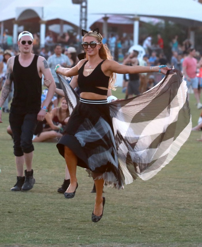 paris-hilton-coachella-music-arts-festival-2015_2