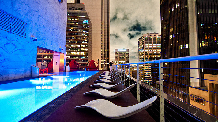 standard-downtown-pool