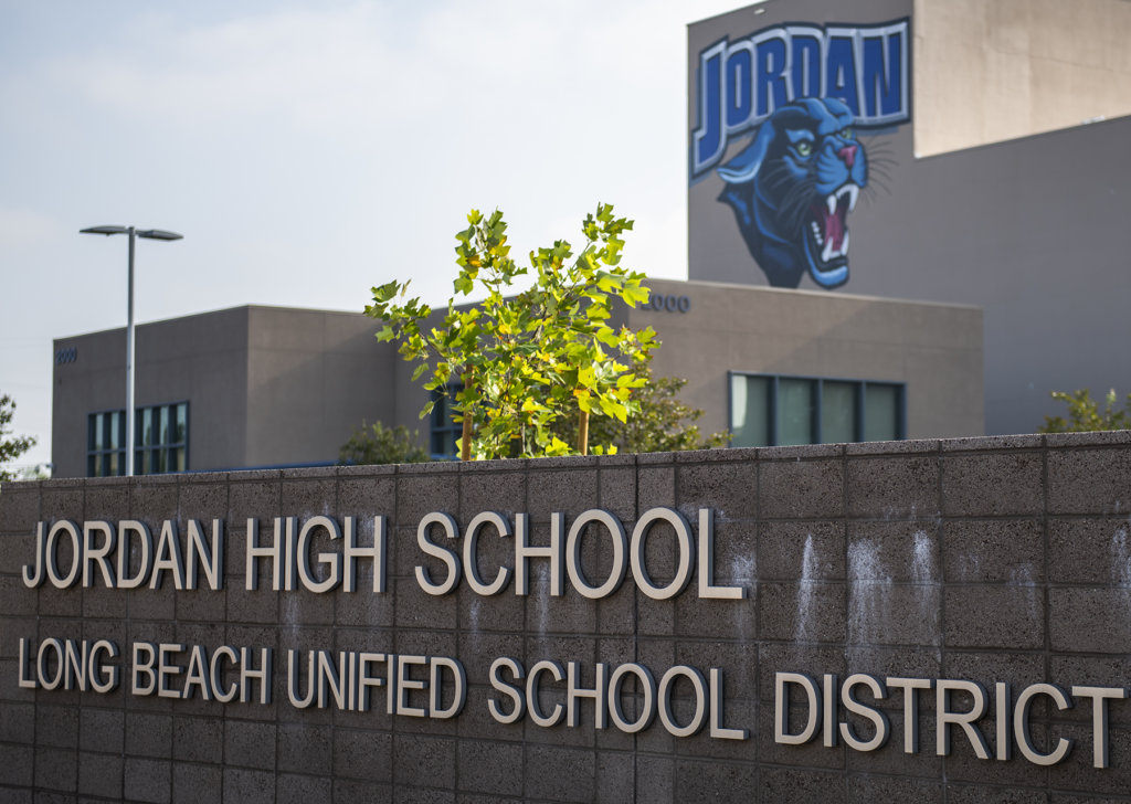 How Long Beach Unified students can get meals when virtual classes start next week