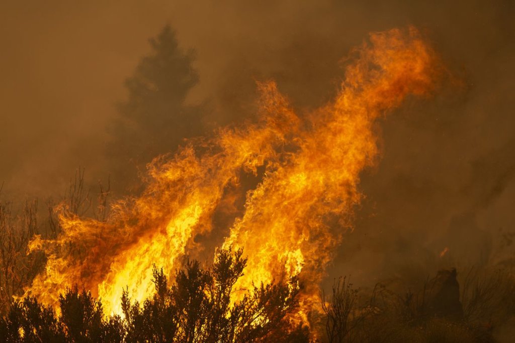 California’s wildfires and Chicago’s derecho reveal cascading damage of climate change