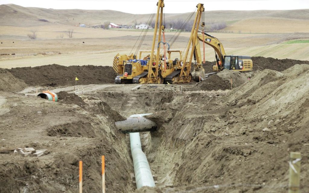 Army Corps begins environmental review of Dakota Access oil pipeline; public comments sought
