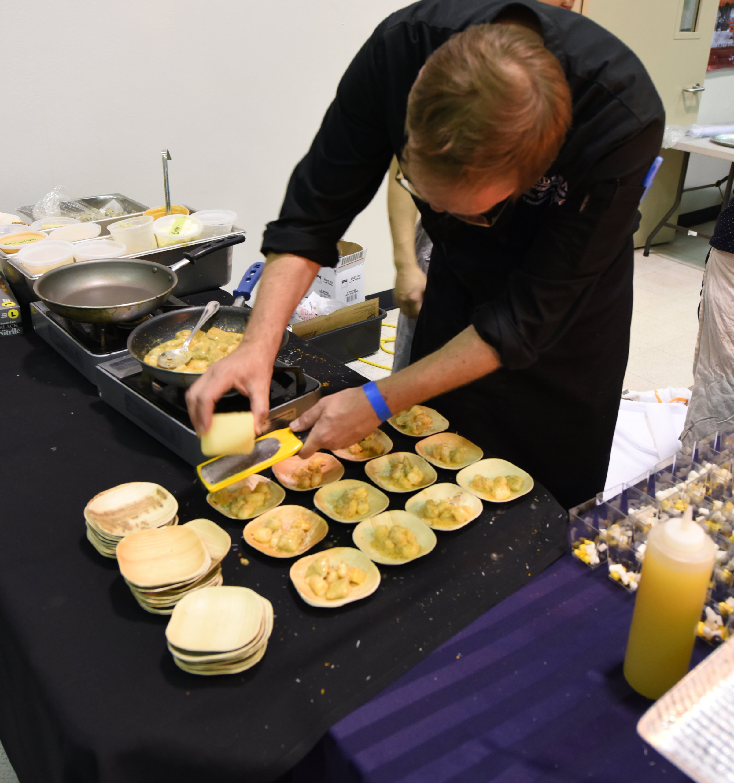 Vendors at the Taste of La Salle enjoyed a brisk business Saturday night – Photos by Terry Miller