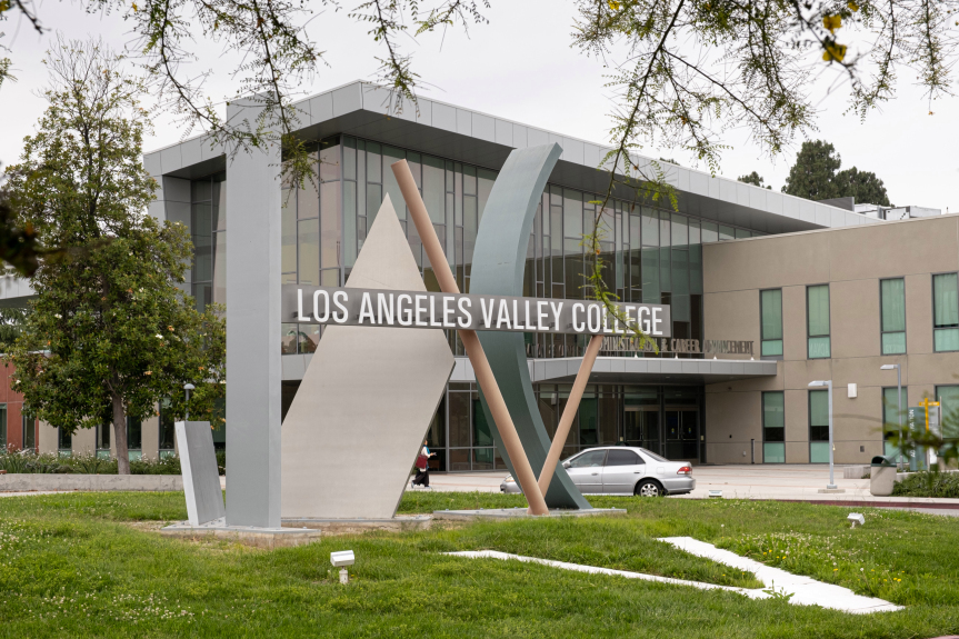 Los Angeles Valley College gets $3 million to help Latinx and low income high-schoolers succeed in college at same time