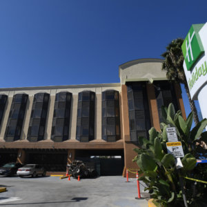 Holiday Inn in Central Long Beach to be bought by county, turned into 135 units for homeless