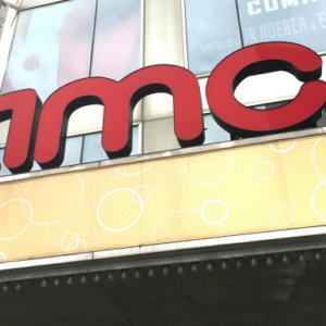AMC Entertainment Sees Q3 Sales Plunge, Had $419M In Cash As Of Sept. 30; Plans To Sell More Stock To Raise Cash