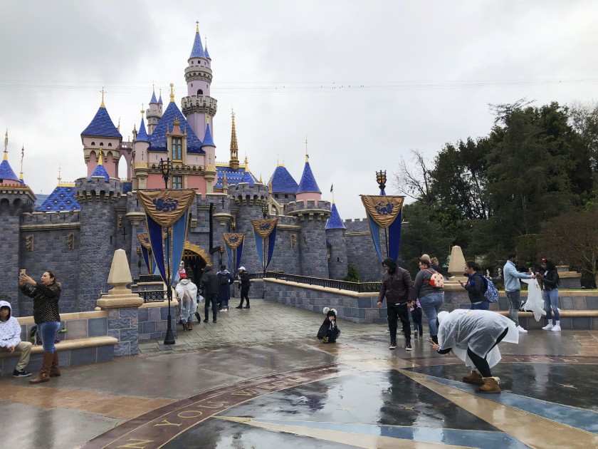 California theme parks must stay closed for now, Newsom says