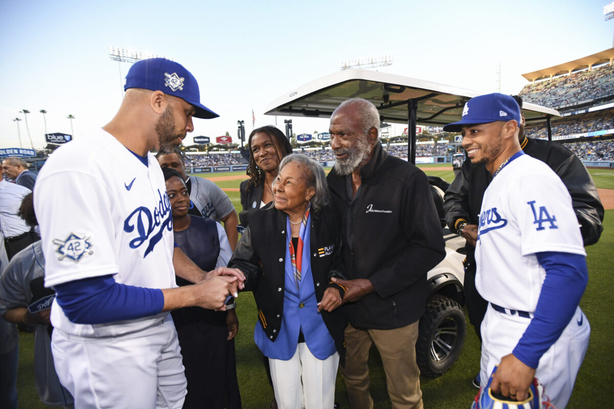 Mookie Betts, David Price & Dave Roberts Donating Salary On Jackie