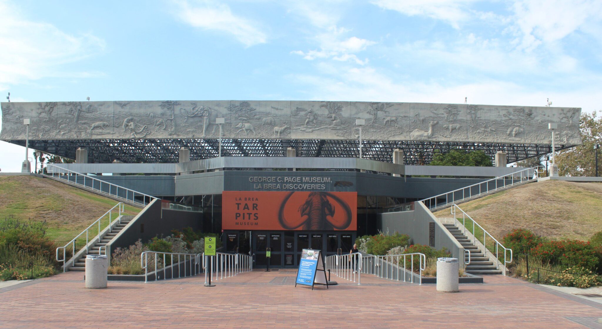 Мост пит. La Brea tar Pits. La Brea tar Pits formation.