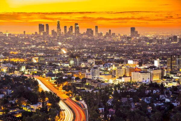 洛杉矶市议会限制租金上涨对受租金控制的单位