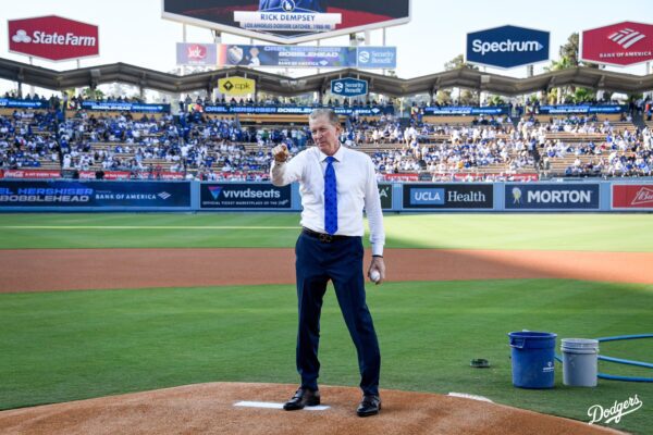 Kirk Gibson joins 'Legends of Dodger Baseball' at Dodger Stadium