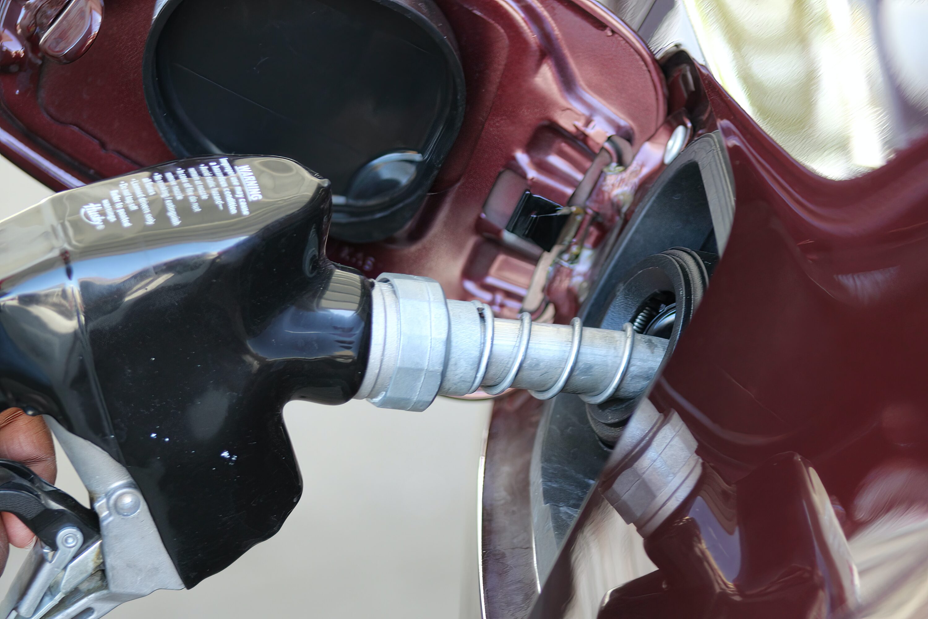 洛杉矶县平均汽油价格飙升至11月以来最高水平