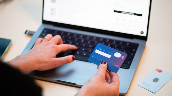 Online shopping, internet retail websites, e-commerce.