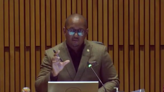 Mayor Rex Richardson opens the public hearing prior the City Council's approval of the 2027 budget.